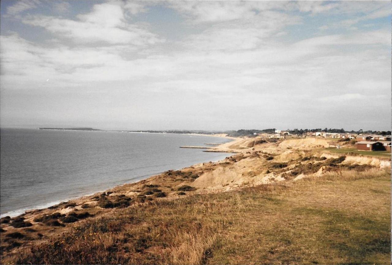 Pine Lodge Barton on Sea Exteriör bild