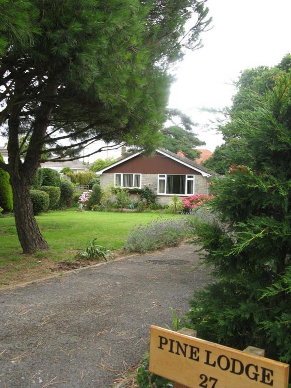 Pine Lodge Barton on Sea Exteriör bild